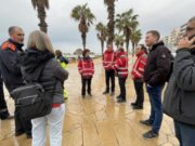 Blanes inicia el procés de normalització després de la llevantada amb la neteja dels passeigs