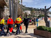 Salven in extremis una banyista a l’espigó de Blanes