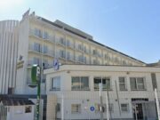 Mor un jove en caure d’aquest hotel a Lloret de Mar