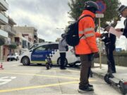 La Policia Local de Blanes denuncia 43 conductors de patinets elèctrics en una campanya de control