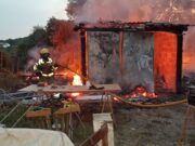 Les flames arrasen una finca a Maçanet de la Selva