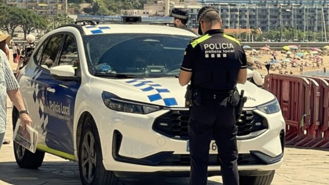 Imatge d'un policia local de la localitat (Ajuntament de Blanes)