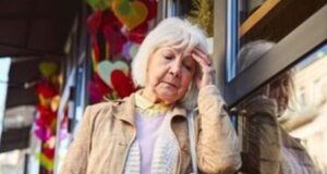 Neurocirurgians adverteixen de l’impacte de l’estenosi de canal en la qualitat de vida de la gent gran