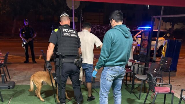 Imatge de la intervenció al local de Lloret de Mar (Mossos d'Esquadra)