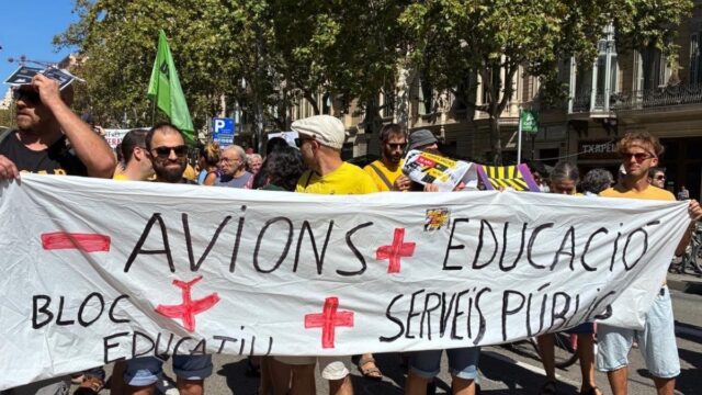 Imatge de professors catalans a una manifestació (USTEC STEs, IAC)